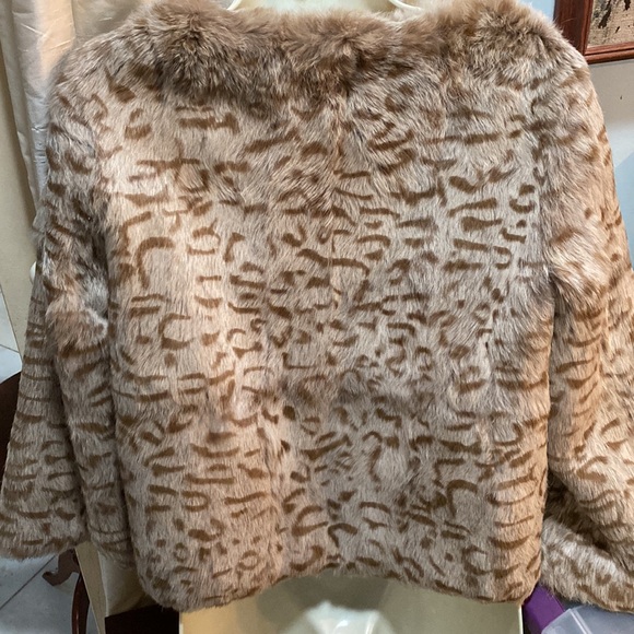 Olive does Olive rabbit fur jacket 🧥 L will fit S & M - Picture 3 of 16
